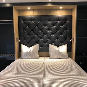 Deluxe Hotel München